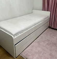 Bett mit Ausziehfunktion